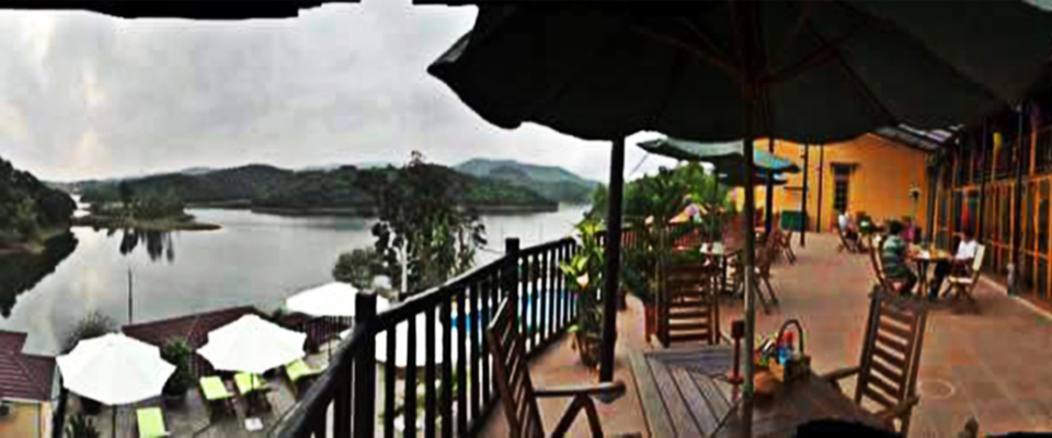 Phong Nha Lake House Resort Quang Binh